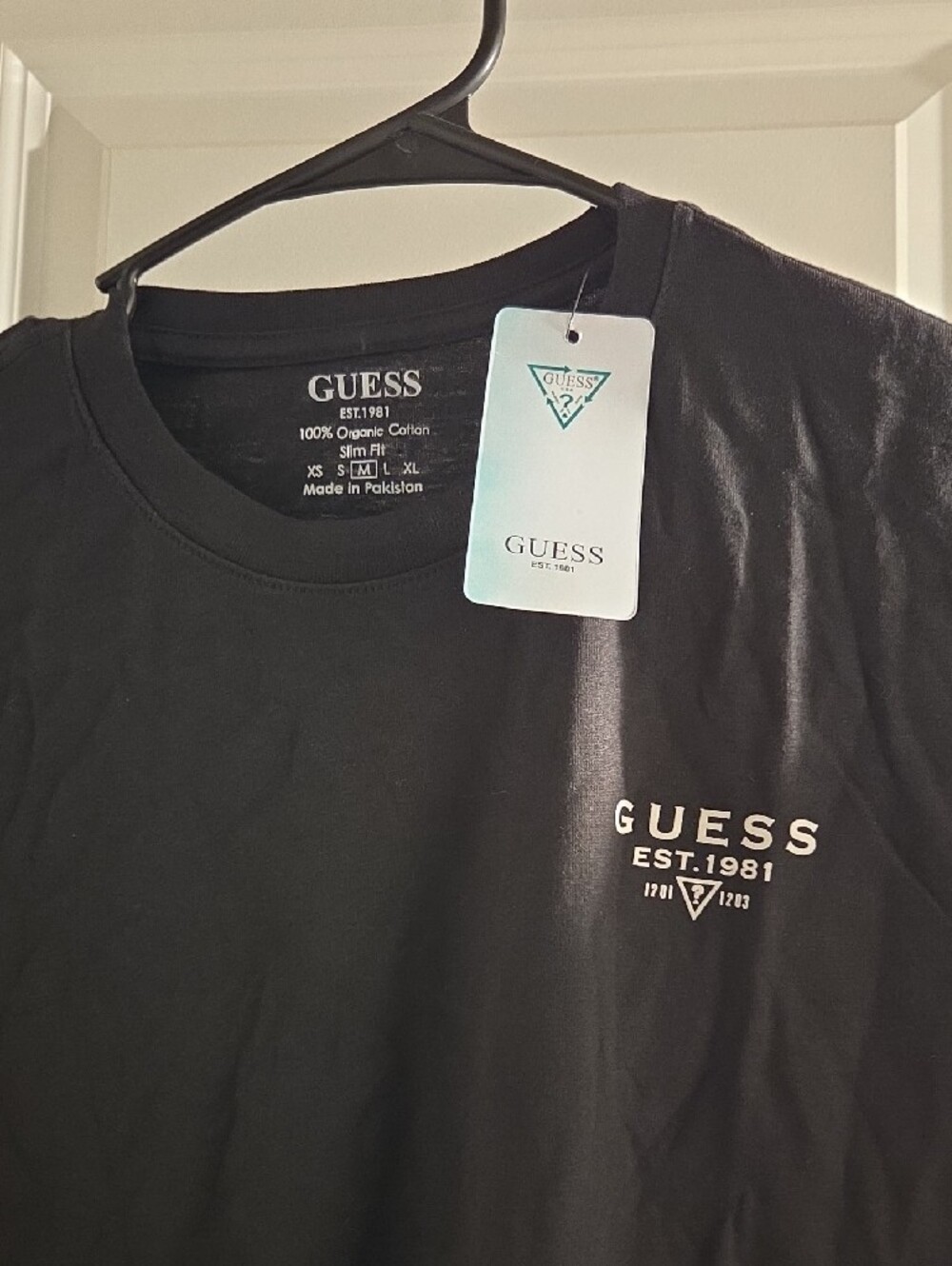 GUESS Men’s Black Logo Short Sleeve Crew Tee - Picture 3 of 4